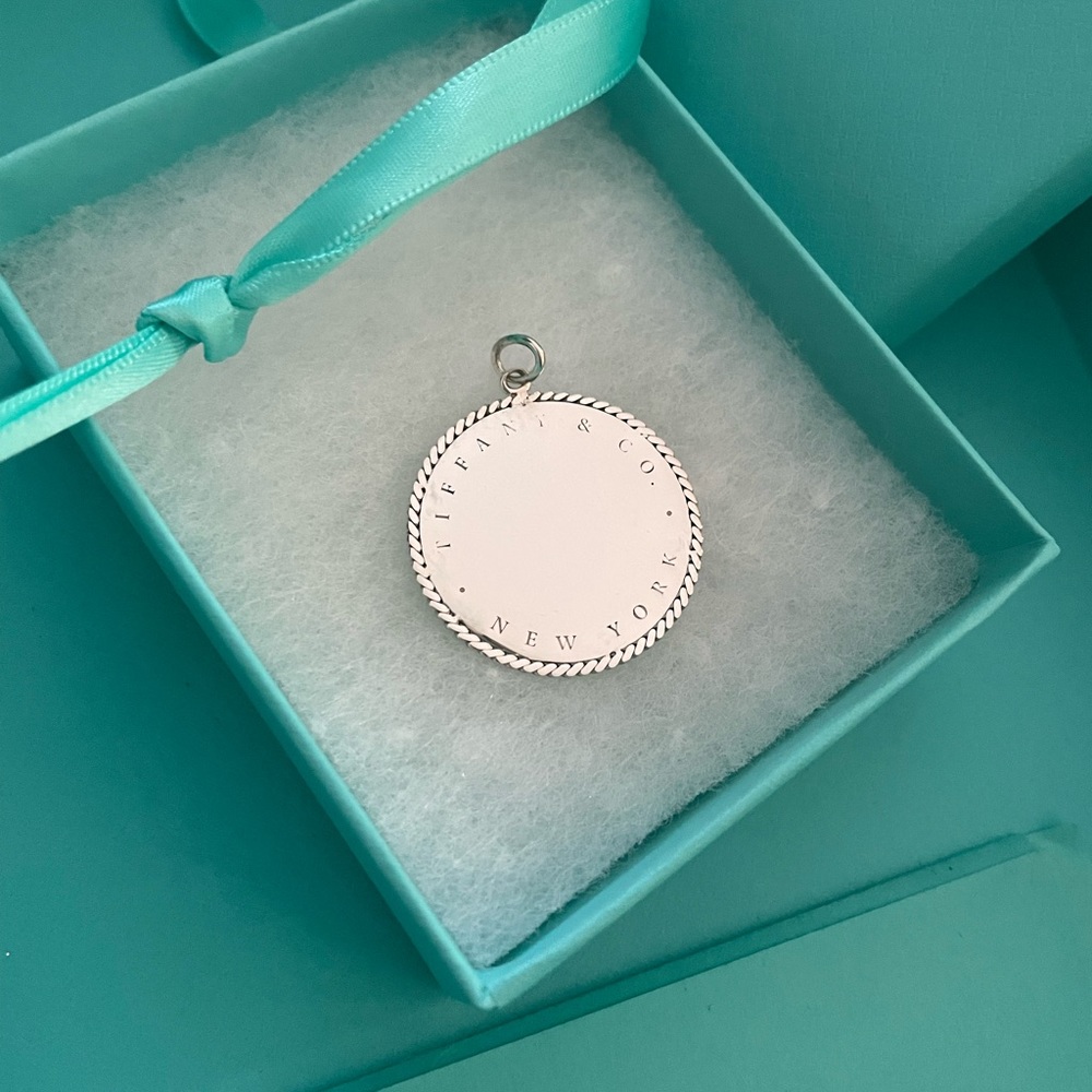 Tiffany &‎ Co XL pendant